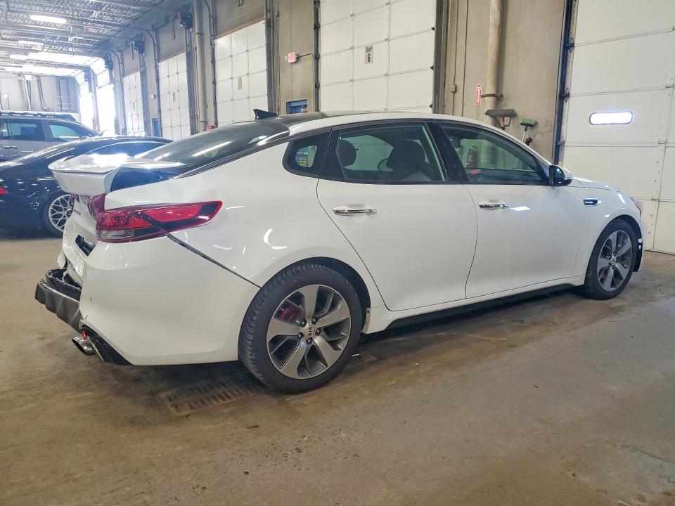 2016 Kia Optima მანქანა იყიდება აუქციონზე, vin: 5XXGW4L24GG014722, აუქციონის ნომერი: 63866106
