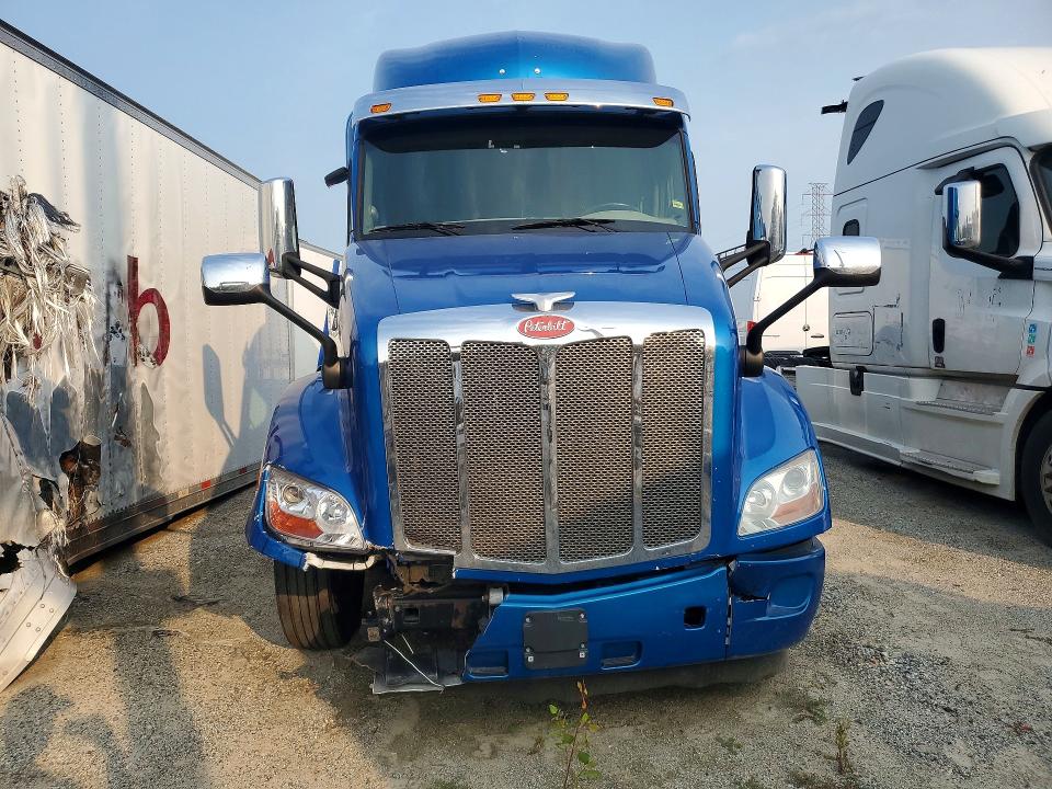 60614776 :رقم المزاد ، 1XPBDP9X9JD489528 vin ، 2018 Peterbilt 589 مزاد بيع