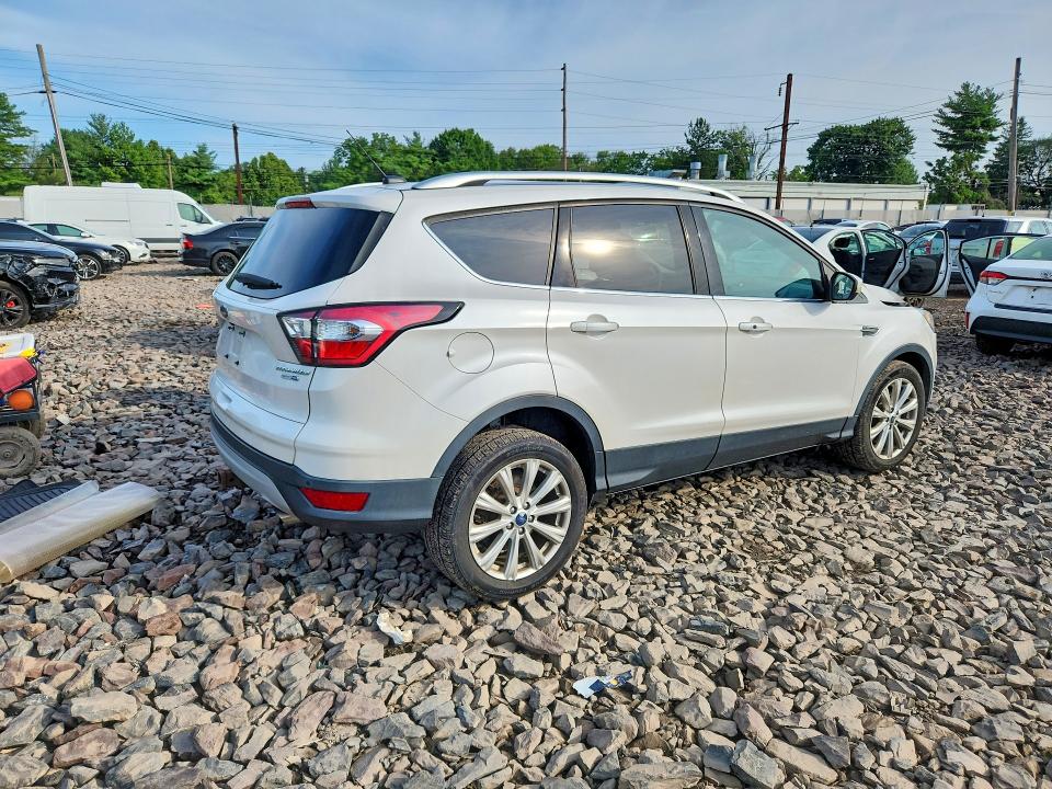 Продаж на аукціоні авто 2017 Ford Escape, vin: 1FMCU9J9XHUD03273, номер лоту: 62122916