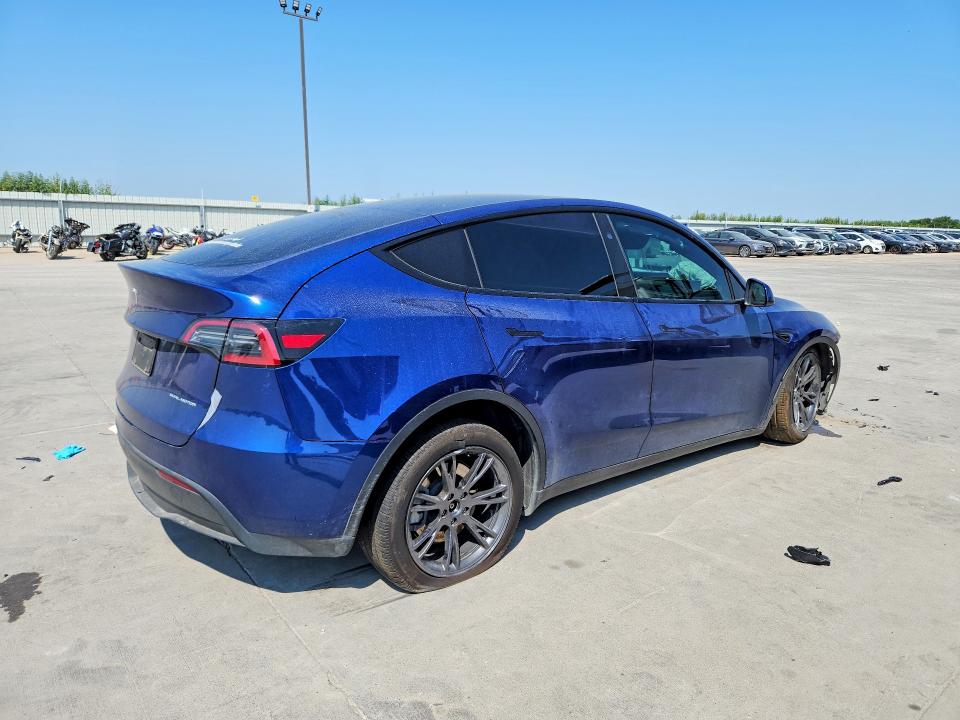 61340736 :رقم المزاد ، 7SAYGDEE6SA360940 vin ، 2025 Tesla Model Y مزاد بيع