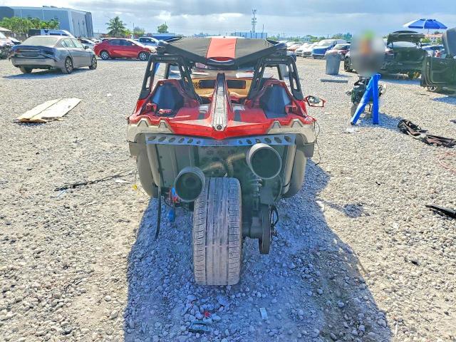 2015 Polaris Slingshot მანქანა იყიდება აუქციონზე, vin: 57XAAPFA1F5104221, აუქციონის ნომერი: 67013486