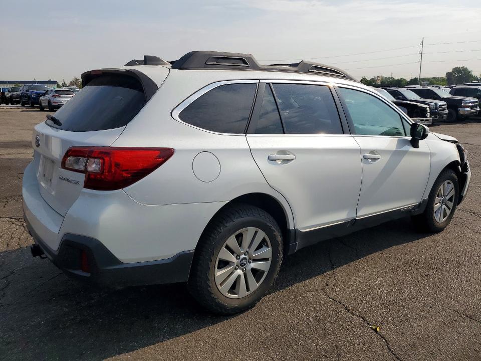 Продаж на аукціоні авто 2018 Subaru Outback, vin: 4S4BSAFC8J3349803, номер лоту: 63534256