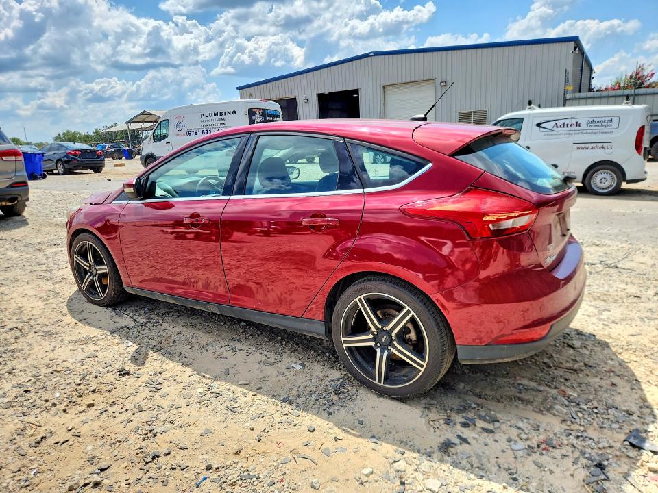 66092216 :رقم المزاد ، 1FADP3N28FL321483 vin ، 2015 Ford Focus مزاد بيع