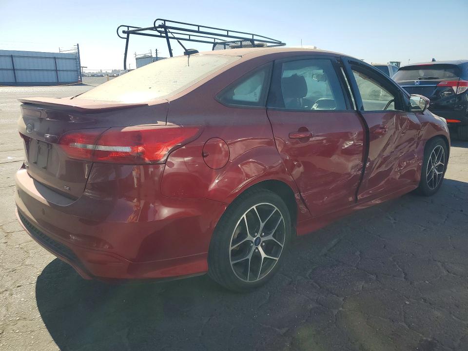 Продажа на аукционе авто 2015 Ford Focus, vin: 1FADP3F26FL360216, номер лота: 63703646