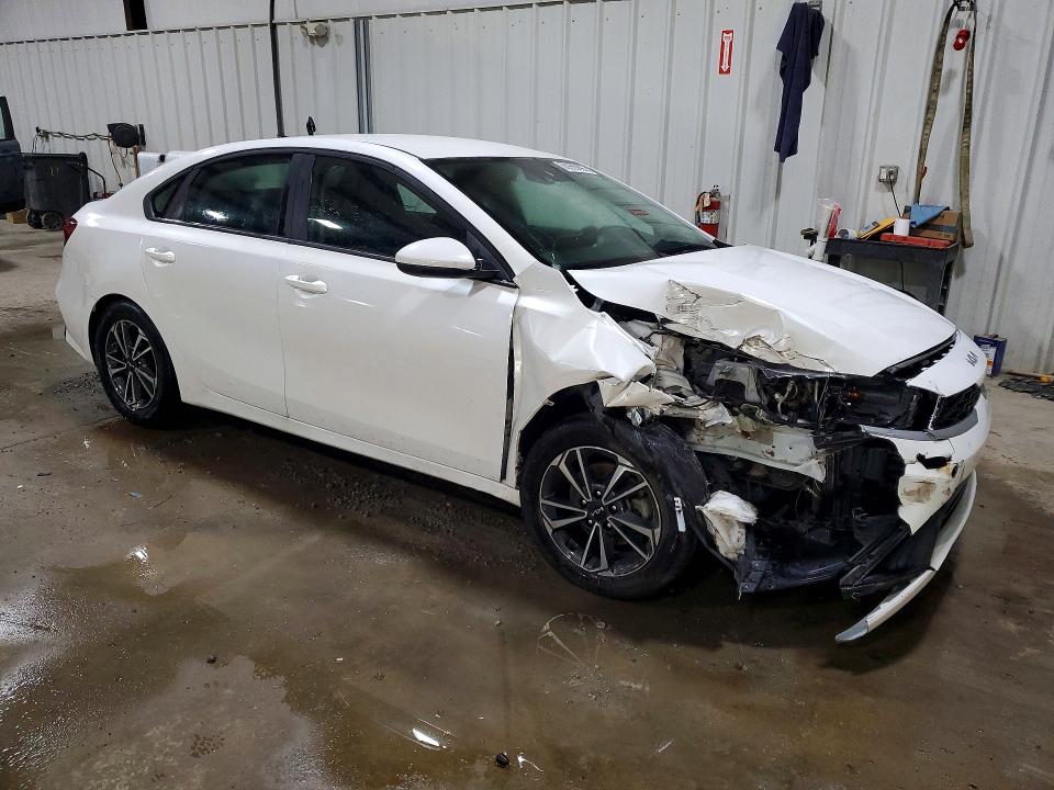 63565896 :رقم المزاد ، 3KPF24ADXRE835573 vin ، 2024 Kia Forte مزاد بيع