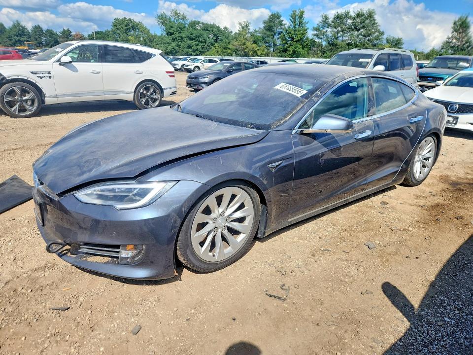 65385656 :رقم المزاد ، 5YJSA1E28HF222255 vin ، 2017 Tesla Model S مزاد بيع