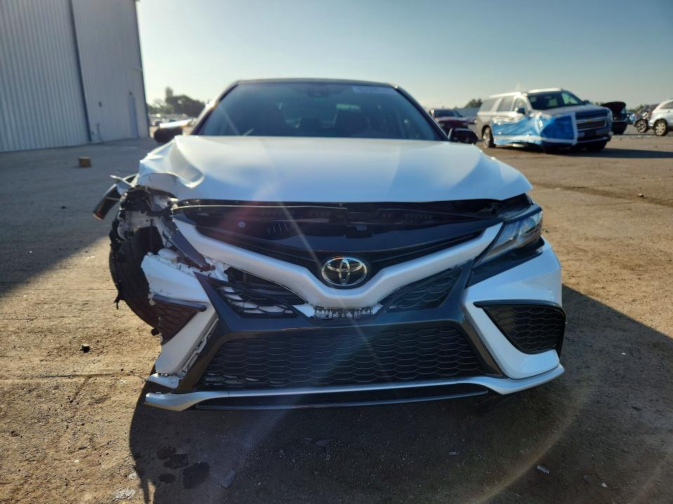 Продажа на аукционе авто 2023 Toyota Camry, vin: 4T1K61AK2PU103741, номер лота: 65500126