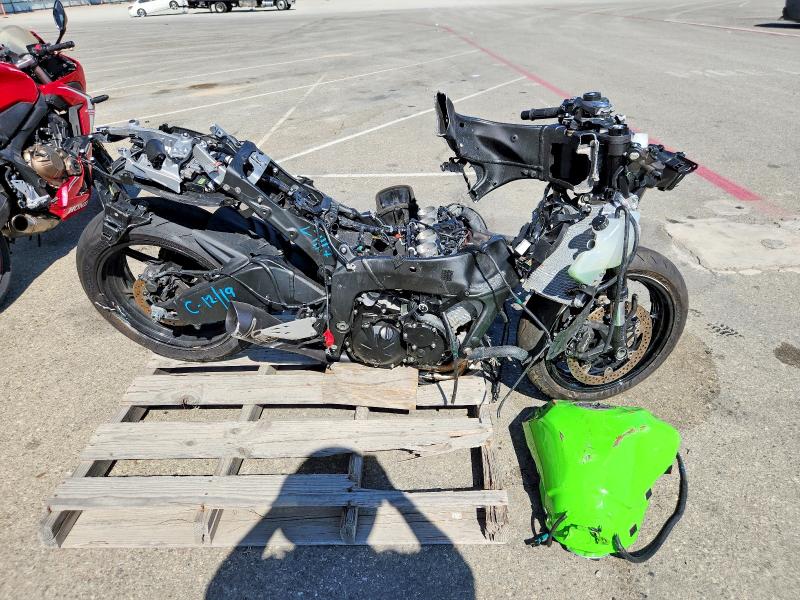 63708266 :رقم المزاد ، JKBZXJK10SA007094 vin ، 2025 Kawasaki Zx636 مزاد بيع