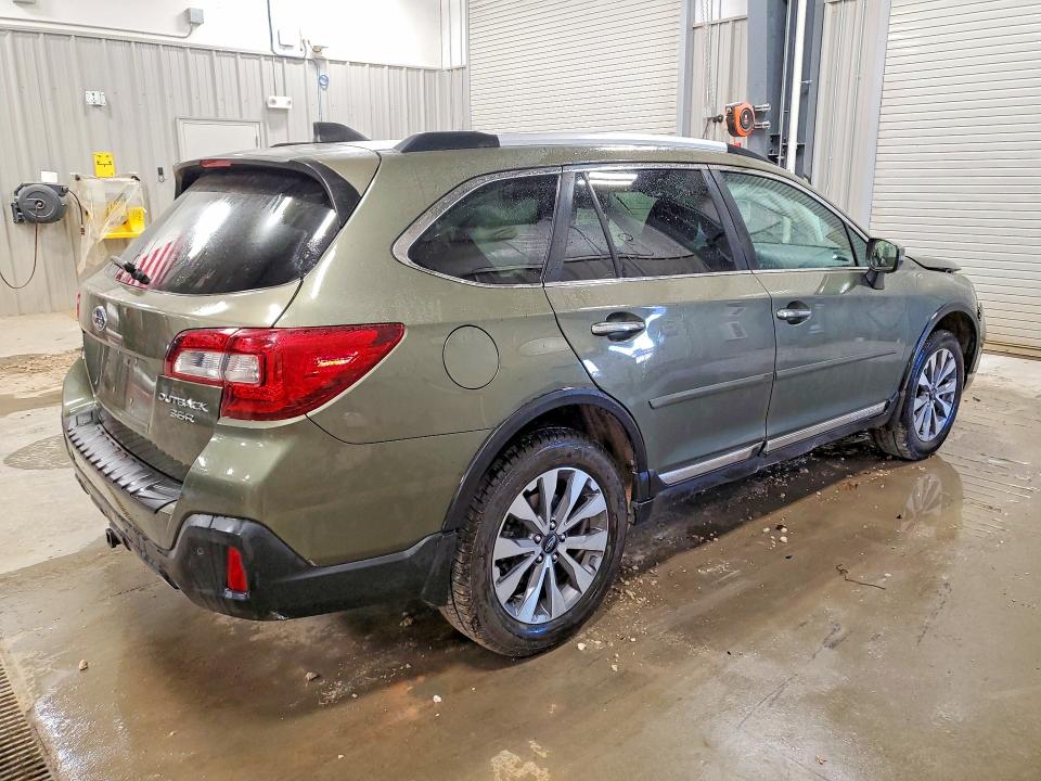 65480986 :رقم المزاد ، 4S4BSETC8J3200707 vin ، 2018 Subaru Outback مزاد بيع