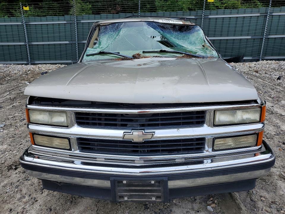 1999 Chevrolet Suburban მანქანა იყიდება აუქციონზე, vin: 3GNEC16R6XG119080, აუქციონის ნომერი: 64061836