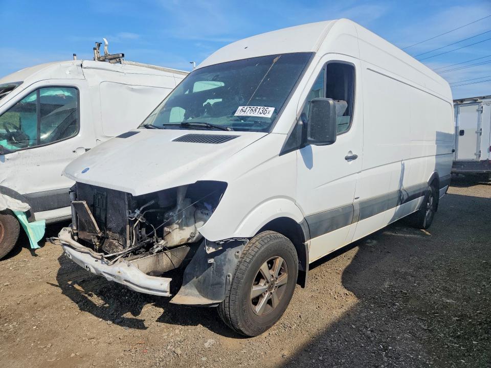 69567306 :رقم المزاد ، WD3PE8DB4FP127306 vin ، 2015 Mercedes-benz Sprinter مزاد بيع