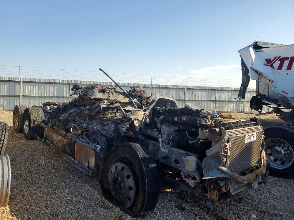 Auction sale of the 2018 Freightliner Cascadia 126, vin: 3AKJHHDR1JSJR8041, lot number: 65432756