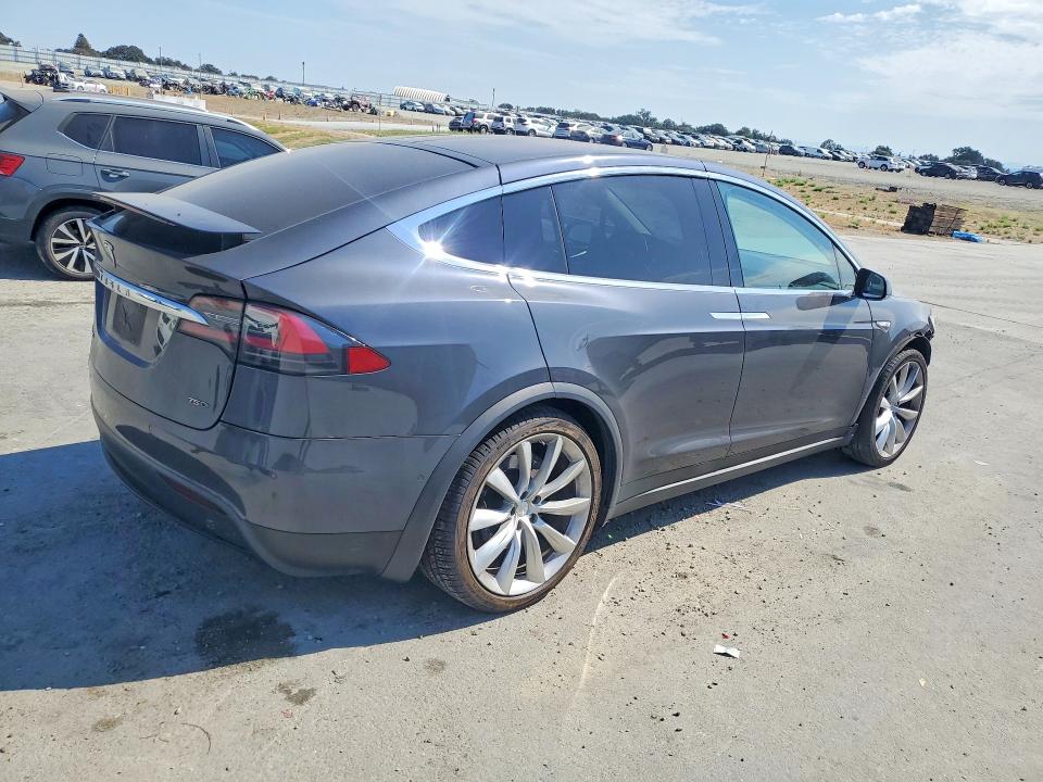 Продажа на аукционе авто 2016 Tesla Model X, vin: 5YJXCAE26GF016222, номер лота: 64140156