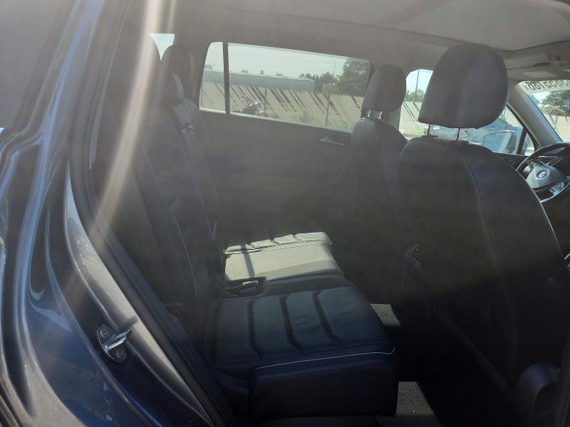 63855186 :رقم المزاد ، 3VV4B7AX7JM003557 vin ، 2018 Volkswagen Tiguan مزاد بيع