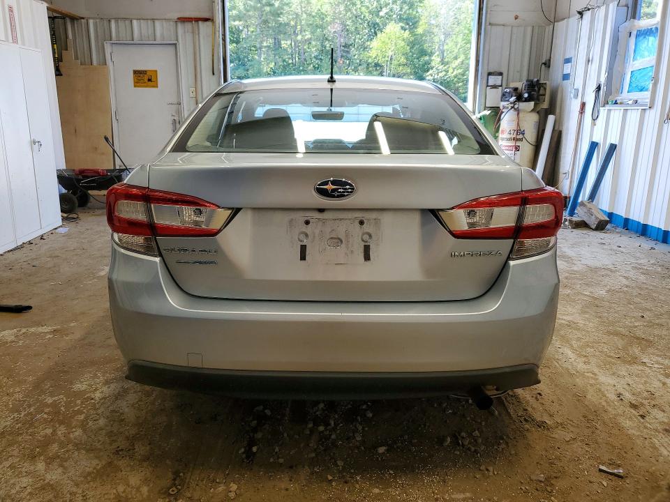 64513366 :رقم المزاد ، 4S3GKAA65J3624006 vin ، 2018 Subaru Impreza مزاد بيع