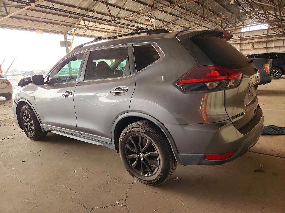63017386 :رقم المزاد ، 5N1AT2MT0JC722396 vin ، 2018 Nissan Rogue مزاد بيع