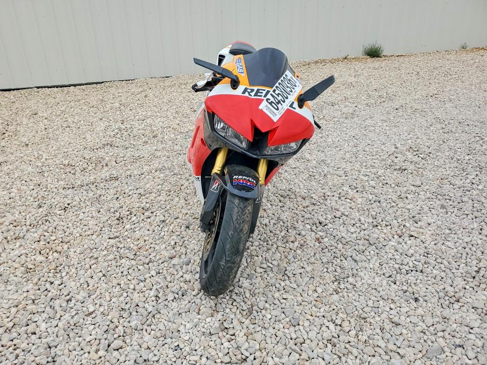 64580936 :رقم المزاد ، JH2PC40J7HK300230 vin ، 2017 Honda Cbr600 مزاد بيع