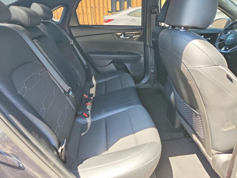 63703026 :رقم المزاد ، 3KPF54AD9PE596523 vin ، 2023 Kia Forte مزاد بيع
