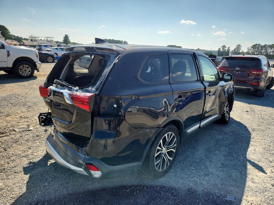 66525596 :رقم المزاد ، JA4AZ3A3XJZ053199 vin ، 2018 Mitsubishi Outlander مزاد بيع