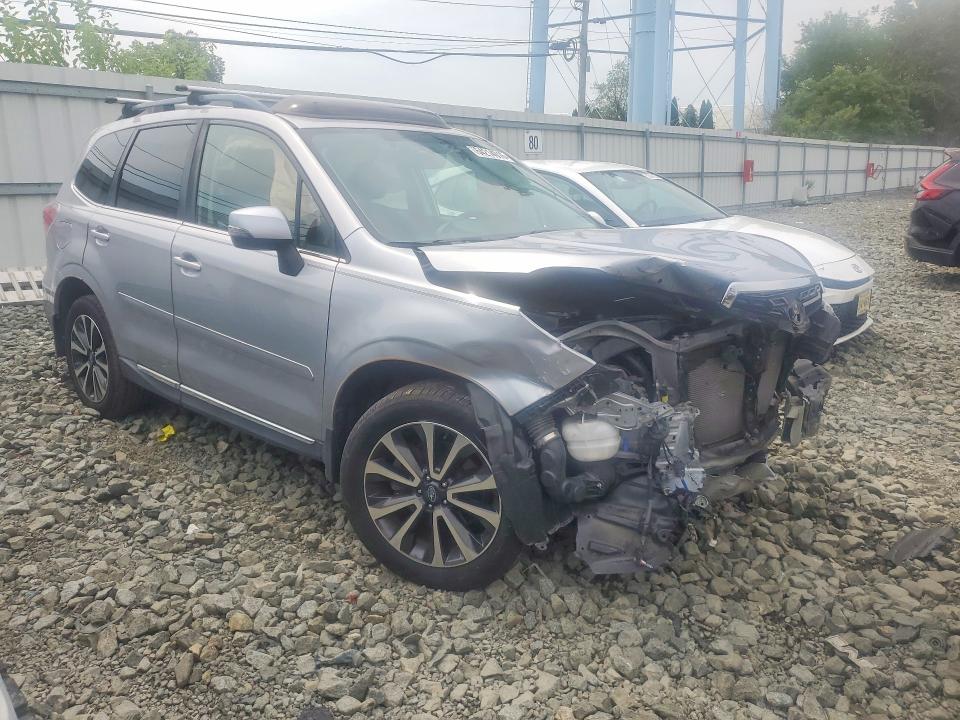 64214016 :رقم المزاد ، JF2SJGWC6HH451514 vin ، 2017 Subaru Forester مزاد بيع