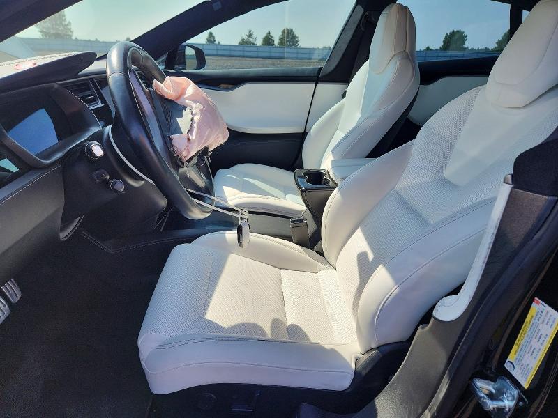 65239066 :رقم المزاد ، 5YJSA1E43JF295444 vin ، 2018 Tesla Model S مزاد بيع
