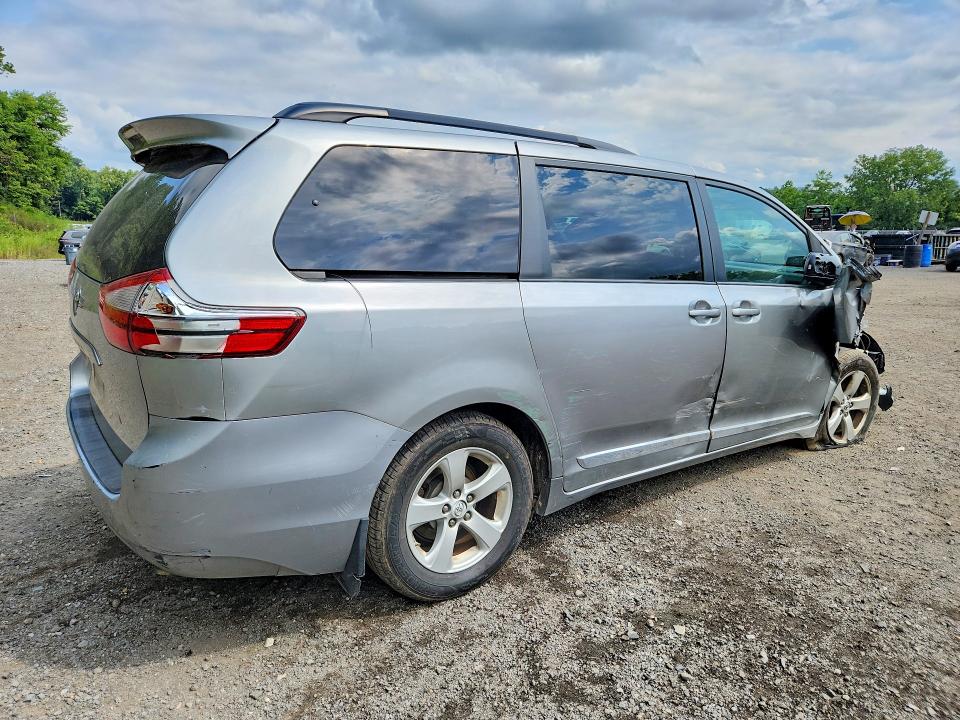 Aukcja sprzedaży 2017 Toyota Sienna, vin: 5TDKZ3DC3HS806122, numer aukcji: 66558216