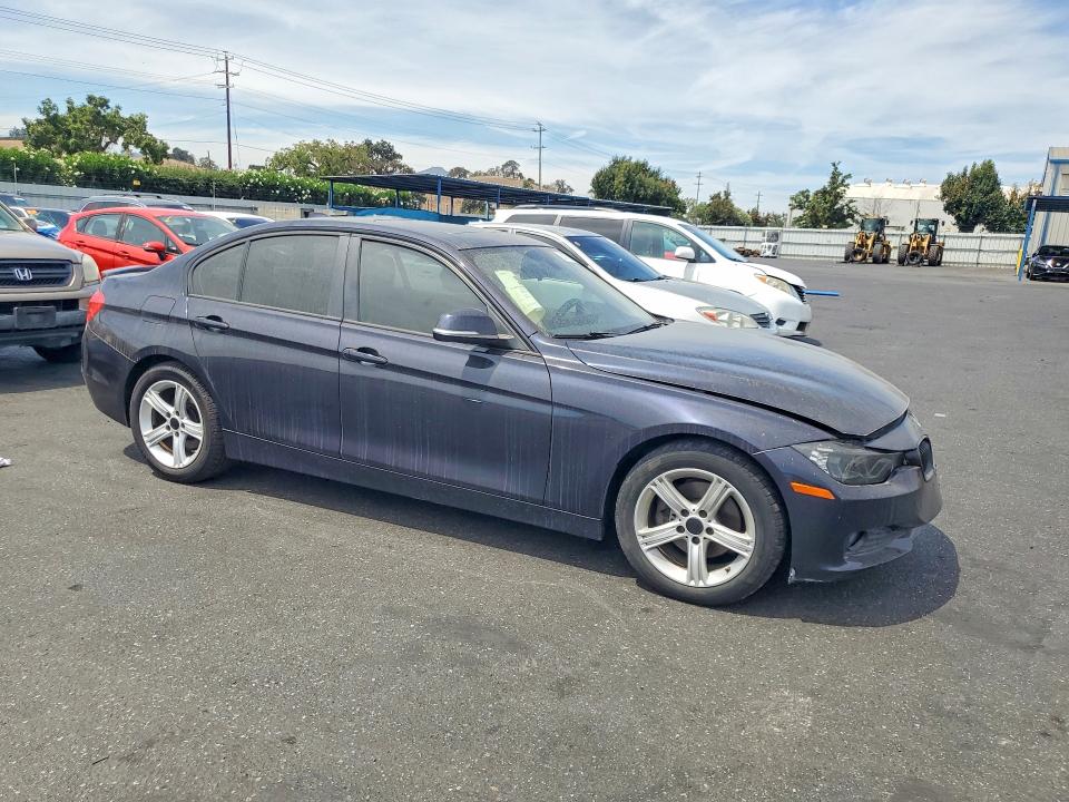 65796186 :رقم المزاد ، WBA3B1C57DK128943 vin ، 2013 Bmw 320 مزاد بيع