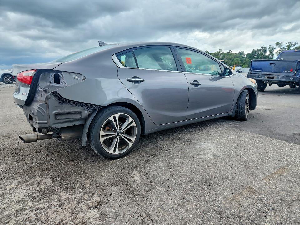 2015 Kia Forte მანქანა იყიდება აუქციონზე, vin: KNAFX4A88F5318412, აუქციონის ნომერი: 63498106