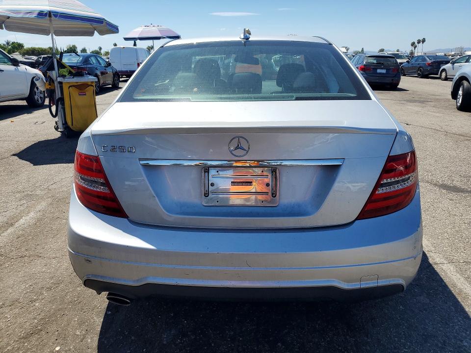 2014 Mercedes-benz C მანქანა იყიდება აუქციონზე, vin: WDDGF4HB3EA954713, აუქციონის ნომერი: 66313366