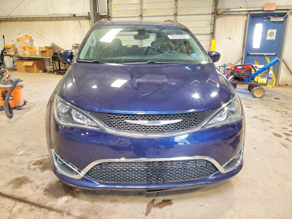 63039366 :رقم المزاد ، 2C4RC1BG0HR756752 vin ، 2017 Chrysler Pacifica مزاد بيع