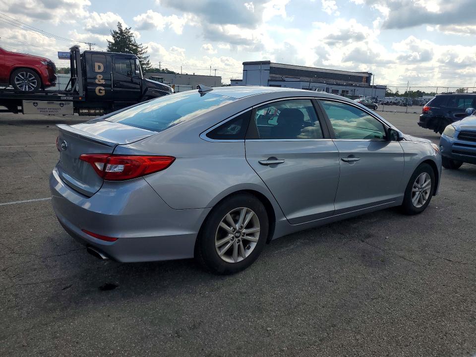 2015 Hyundai Sonata მანქანა იყიდება აუქციონზე, vin: 5NPE24AFXFH183462, აუქციონის ნომერი: 63952596