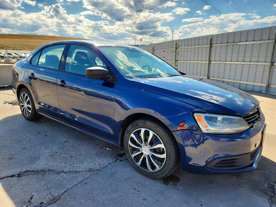 65348166 :رقم المزاد ، 3VW3L7AJ5EM301479 vin ، 2014 Volkswagen Jetta مزاد بيع