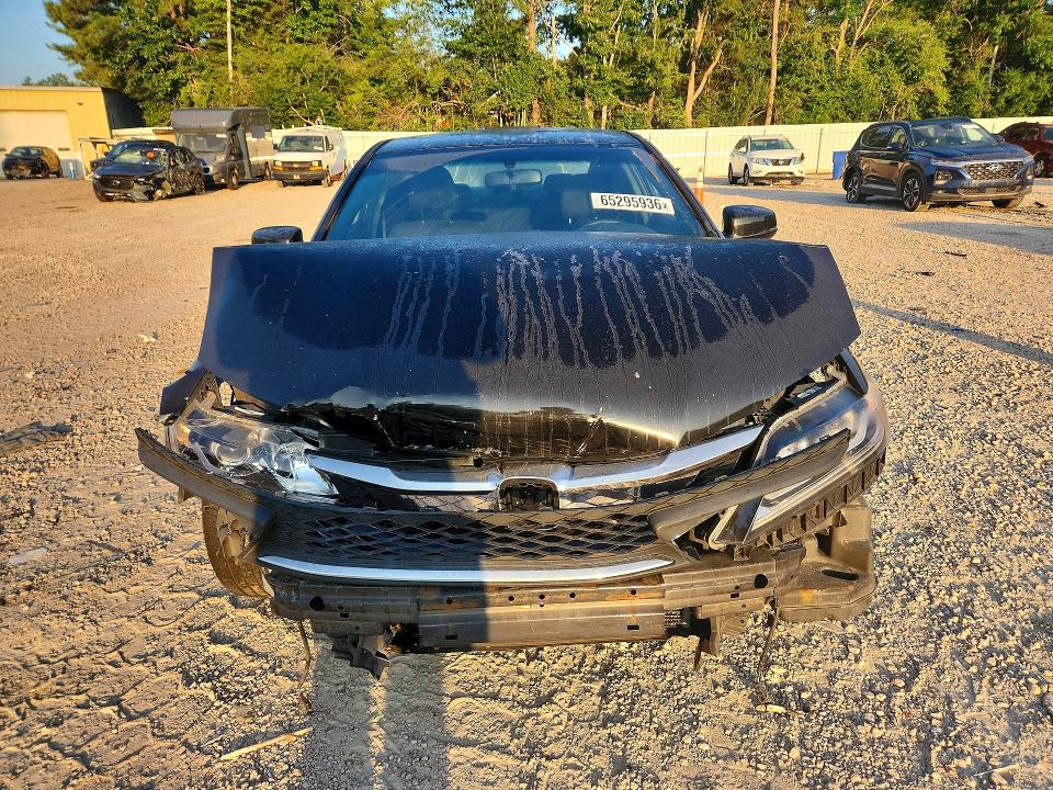 2017 Honda Accord მანქანა იყიდება აუქციონზე, vin: 1HGCT1B78HA000453, აუქციონის ნომერი: 65295936