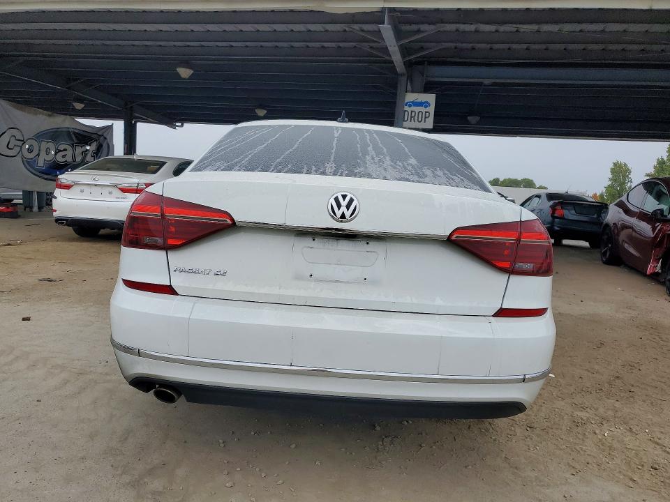 63420906 :رقم المزاد ، 1VWBT7A31HC030956 vin ، 2017 Volkswagen Passat مزاد بيع