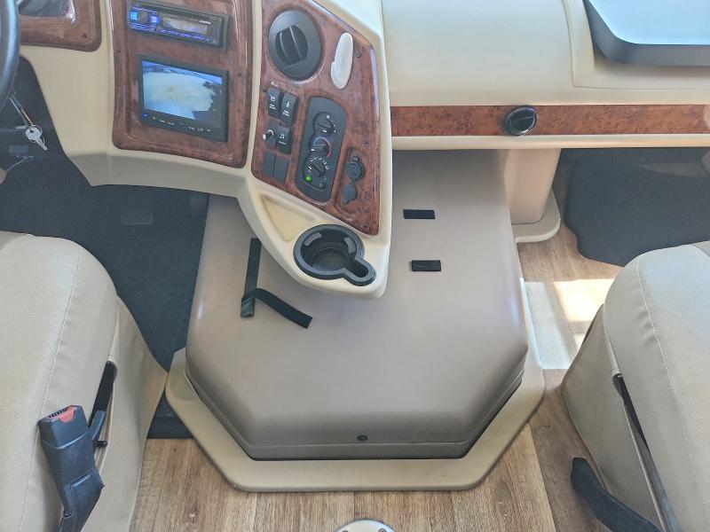 65643316 :رقم المزاد ، 1F64F5DY9J0A13377 vin ، 2018 Coachmen Pursuit مزاد بيع