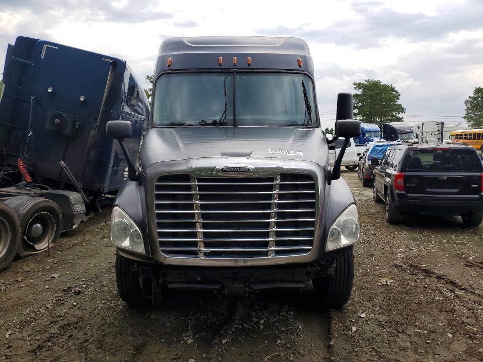 2014 Freightliner Cascadia 125 მანქანა იყიდება აუქციონზე, vin: 1FUJGLDV4ELFW4338, აუქციონის ნომერი: 64106016