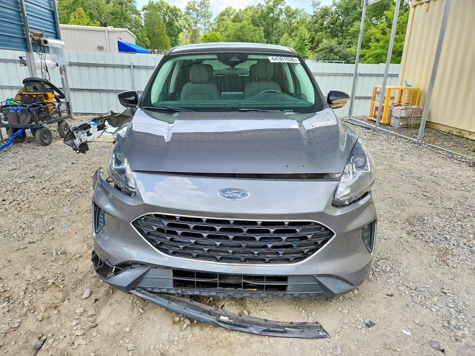 64301036 :رقم المزاد ، 1FMCU0G61MUA37189 vin ، 2021 Ford Escape مزاد بيع