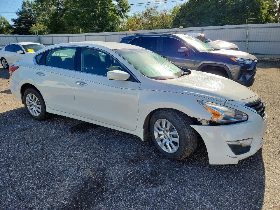 2013 Nissan Altima მანქანა იყიდება აუქციონზე, vin: 1N4AL3AP4DN417094, აუქციონის ნომერი: 63361886
