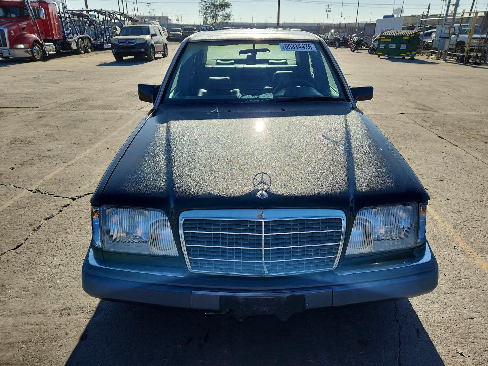 1995 Mercedes-benz E მანქანა იყიდება აუქციონზე, vin: WDBEA32E5SC159125, აუქციონის ნომერი: 65314436
