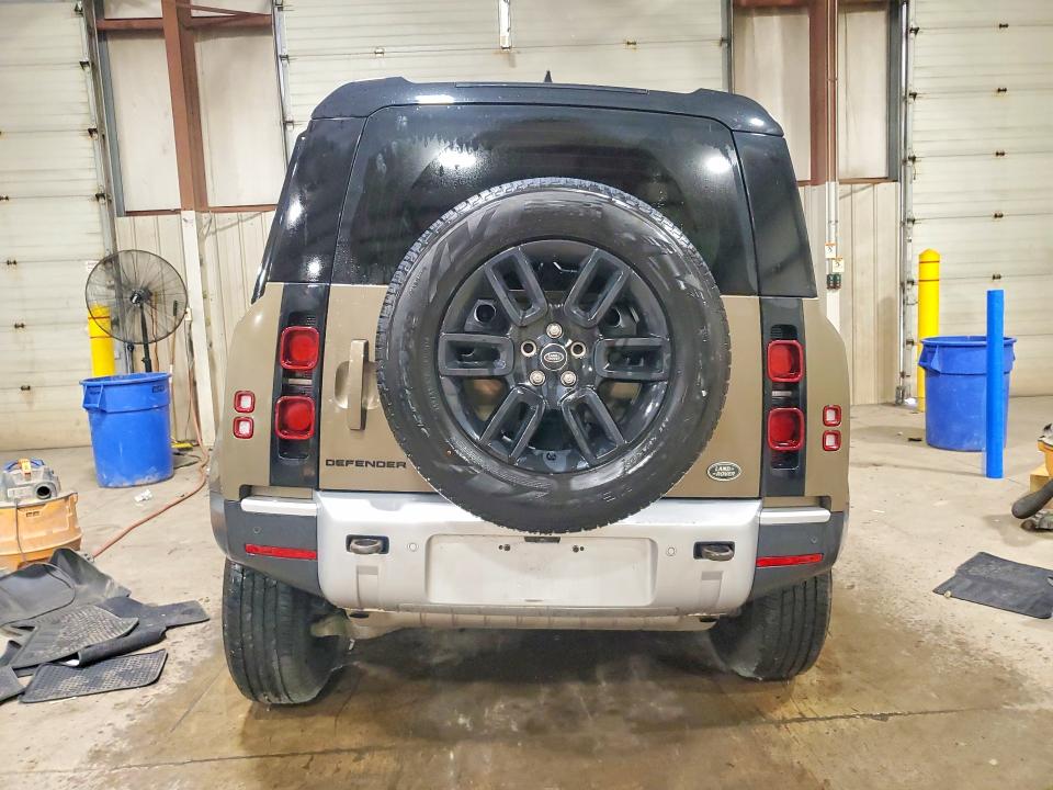 Продаж на аукціоні авто 2023 Land Rover Defender, vin: SALEJ7EX0P2206086, номер лоту: 64224846