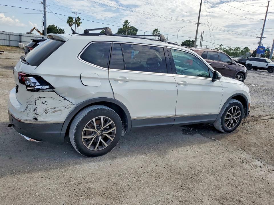 63805436 :رقم المزاد ، 3VV3B7AX2LM068363 vin ، 2020 Volkswagen Tiguan مزاد بيع