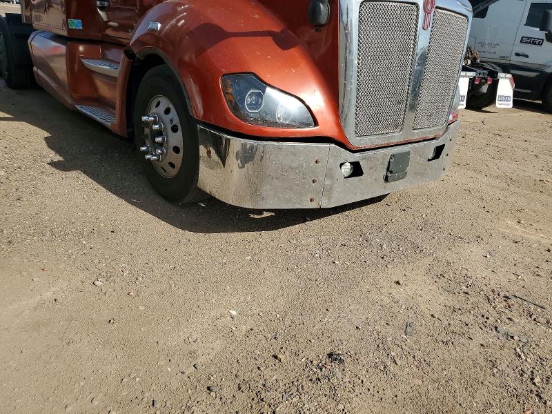 67165136 :رقم المزاد ، 1XKYDP9X8LJ342427 vin ، 2020 Kenworth Construction مزاد بيع