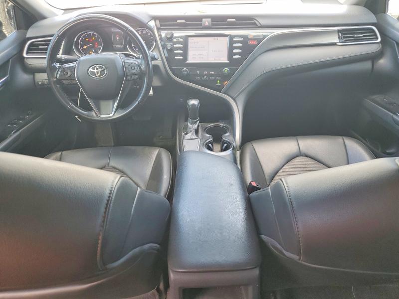 64784866 :رقم المزاد ، 4T1B11HK6JU044463 vin ، 2018 Toyota Camry مزاد بيع