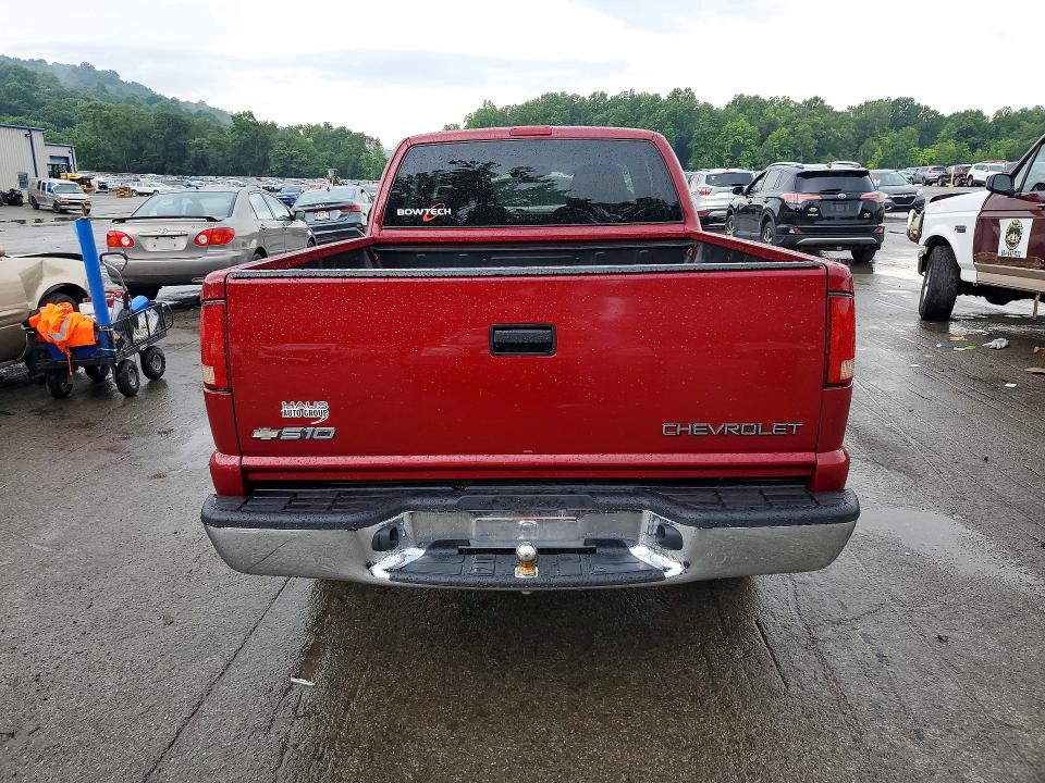 64196346 :رقم المزاد ، 1GCDT19W4Y8310915 vin ، 2000 Chevrolet S Truck مزاد بيع