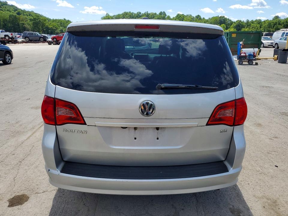 2010 Volkswagen Routan მანქანა იყიდება აუქციონზე, vin: 2V4RW3D18AR388179, აუქციონის ნომერი: 65462276