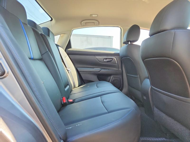 Продажа на аукционе авто 2018 Nissan Altima, vin: 1N4AL3AP0JC277407, номер лота: 64411526
