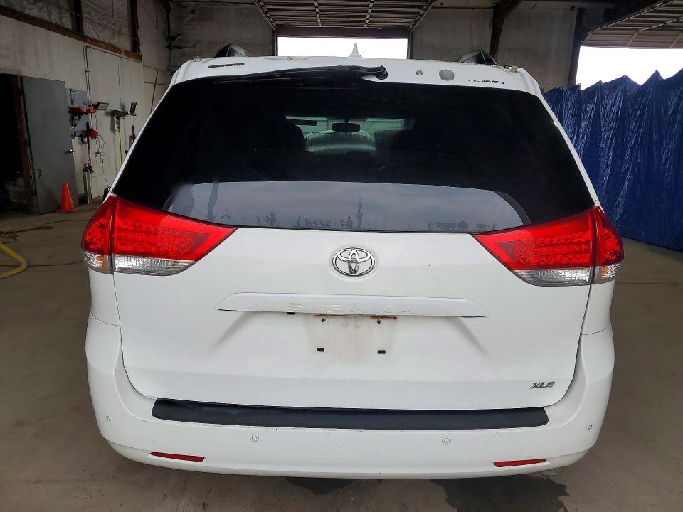Продажа на аукционе авто 2011 Toyota Sienna, vin: 5TDYK3DC2BS011472, номер лота: 64992546