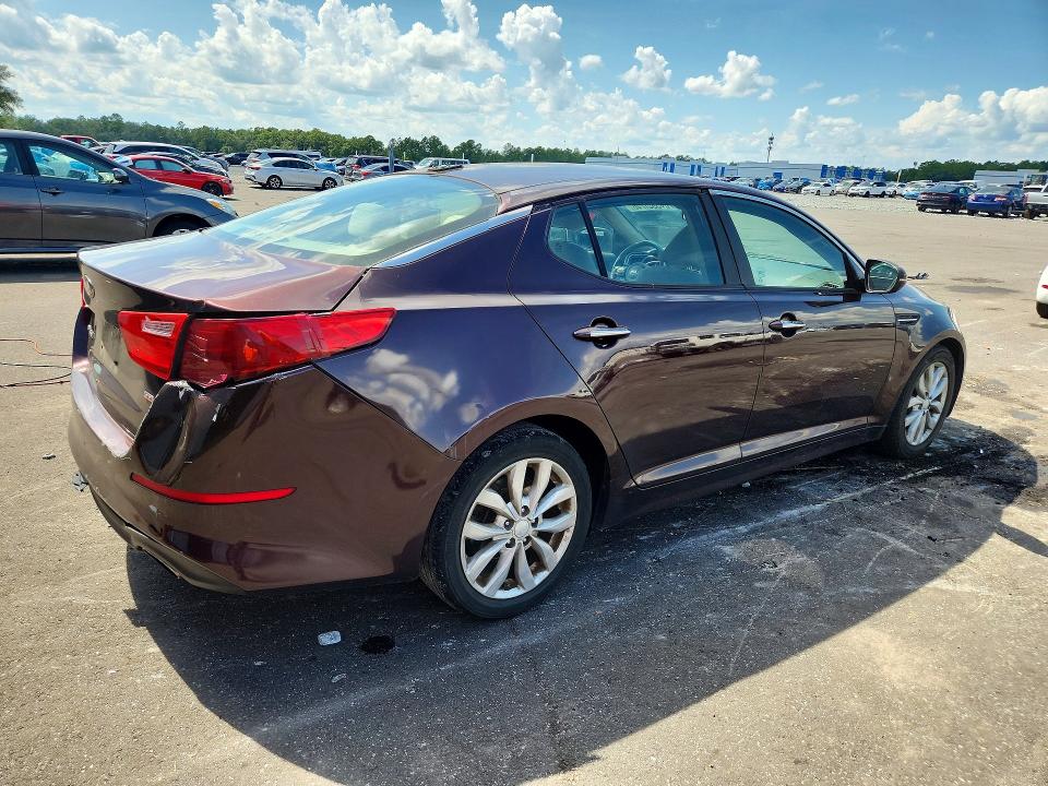 64385746 :رقم المزاد ، 5XXGM4A7XFG460540 vin ، 2015 Kia Optima مزاد بيع