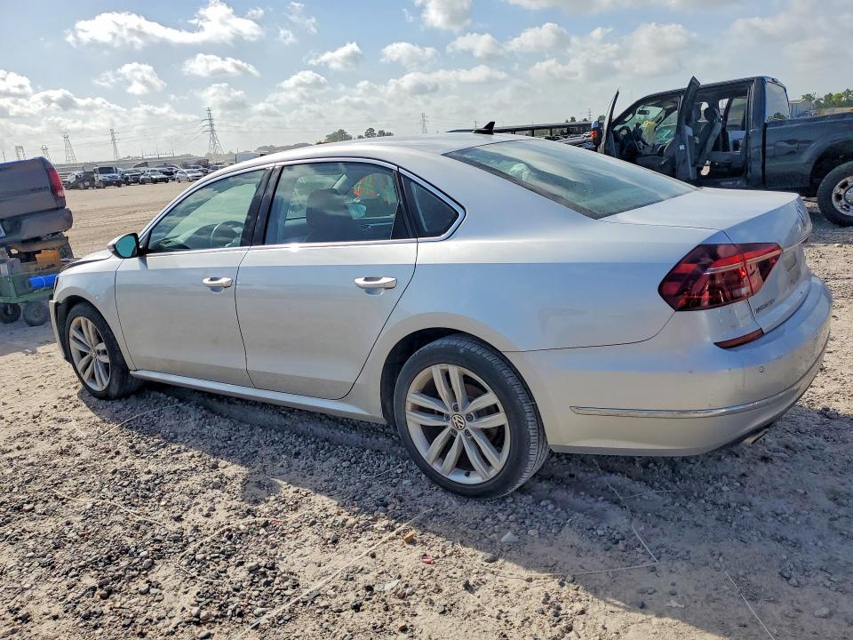 65720346 :رقم المزاد ، 1VWBA7A38JC041738 vin ، 2018 Volkswagen Passat مزاد بيع