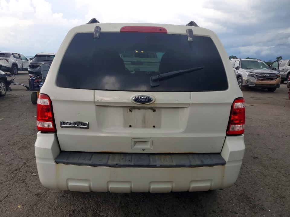 63757196 :رقم المزاد ، 1FMCU9D72AKC67221 vin ، 2010 Ford Escape مزاد بيع